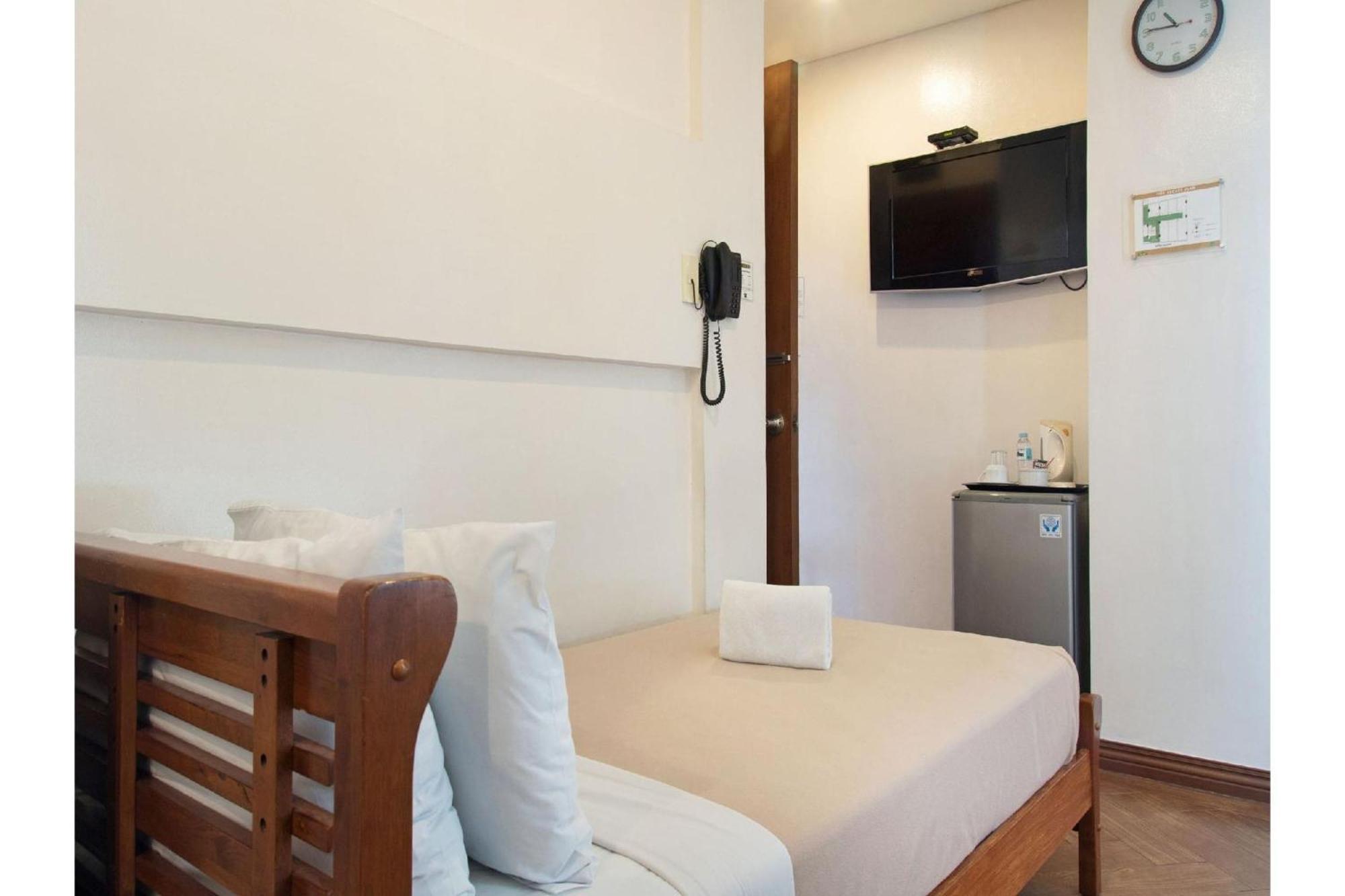 Townhouse Oak Avitel Hotel Near Osmena Highway, Pnr Pasay Station, Metro Manila Makati City Exteriér fotografie